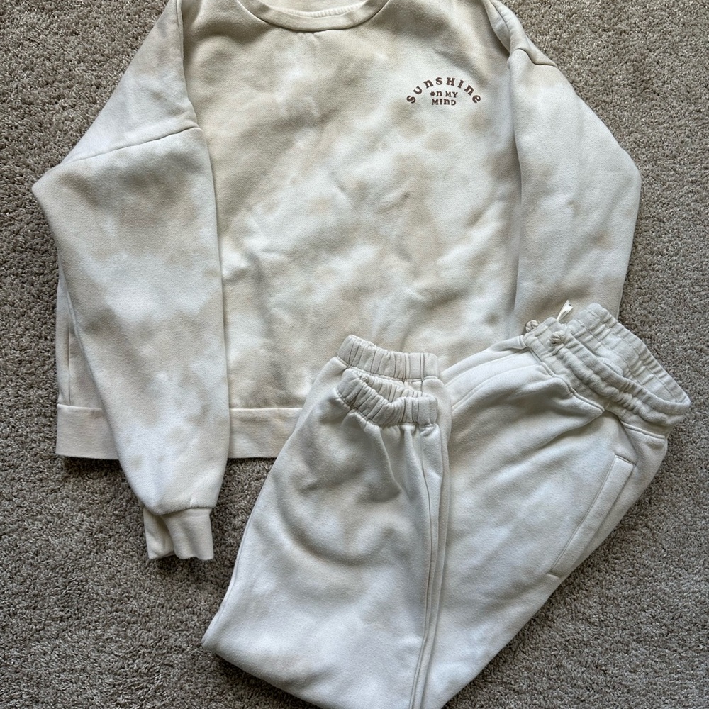 Rylee + Cru Cream Sweatshirt and Joggers Set